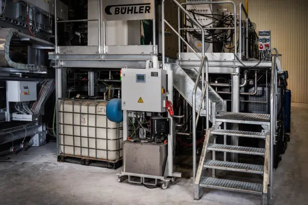 Individueller Stahlbau f&uuml;r die Mega Casting Maschine von Handtmann!