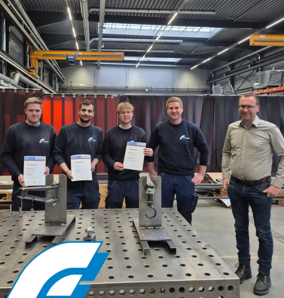 Gesellenbriefe in der Tasche